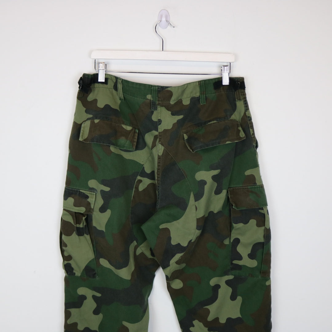 Vintage 00's Camo Cargo Pants - 34"-NEWLIFE Clothing