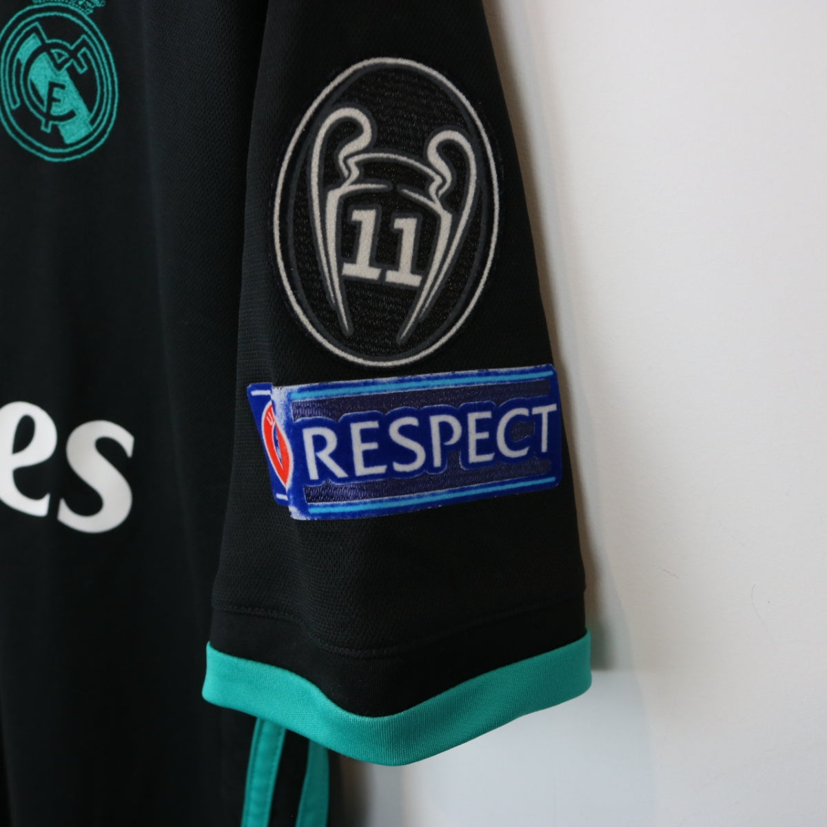 2016 Real Madrid Fifa World Champions Jersey Kit - L – NEWLIFE
