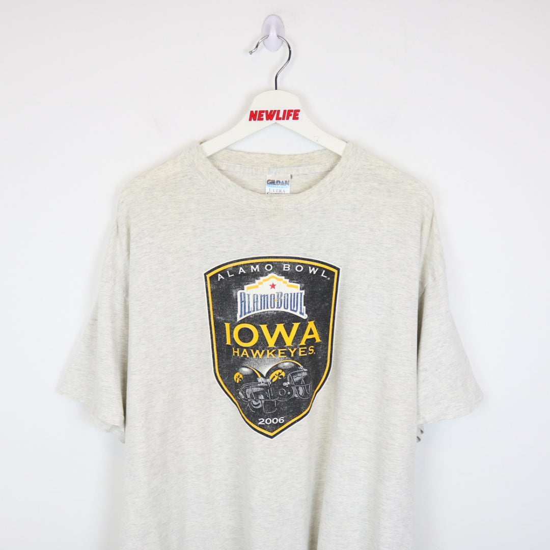 Vintage 2006 University of Iowa Hawkeyes Alamo Bowl Football Tee - XL-NEWLIFE Clothing