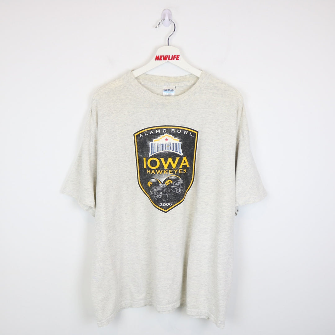 Vintage 2006 University of Iowa Hawkeyes Alamo Bowl Football Tee - XL-NEWLIFE Clothing