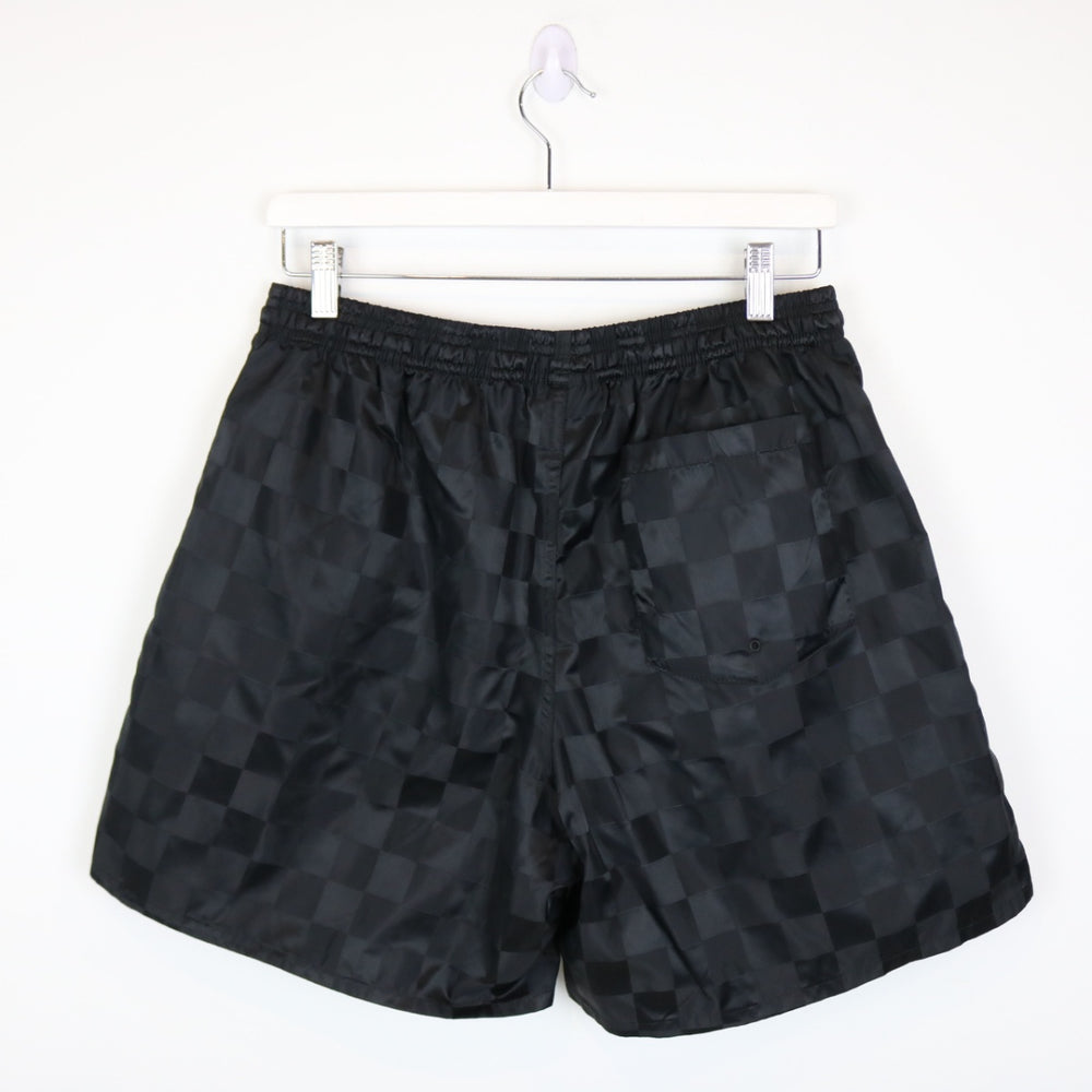 Vintage 00's Umbro Checkered Shorts - L-NEWLIFE Clothing